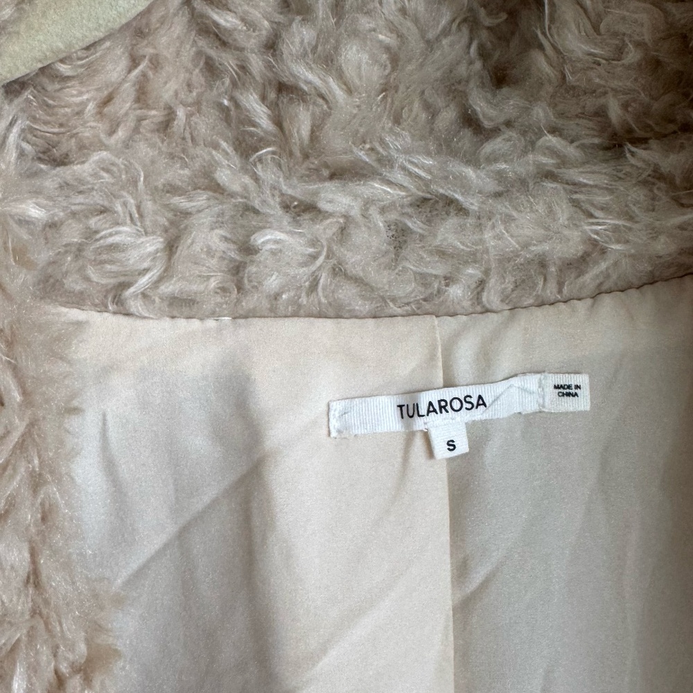Tularosa Teddy Coat - Picture 2 of 3